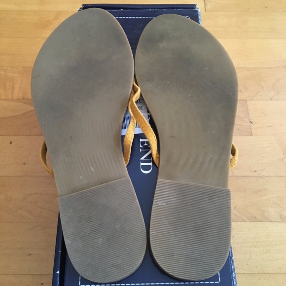 EUC leather flip flop sandals Lands End size 9 - Picture 4 of 6